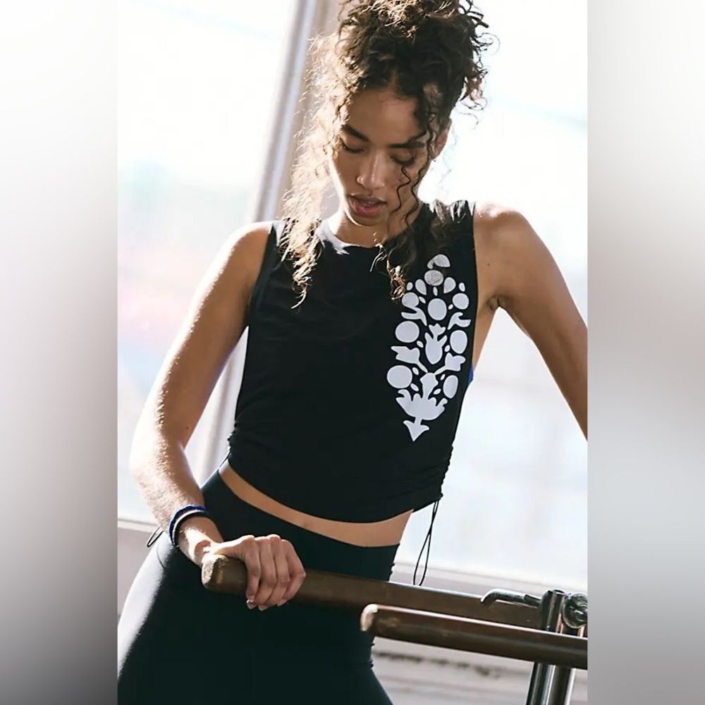 Free People FP Movement Tempo Sport Mode Logo Muscle Tank In Black sz S NWOT